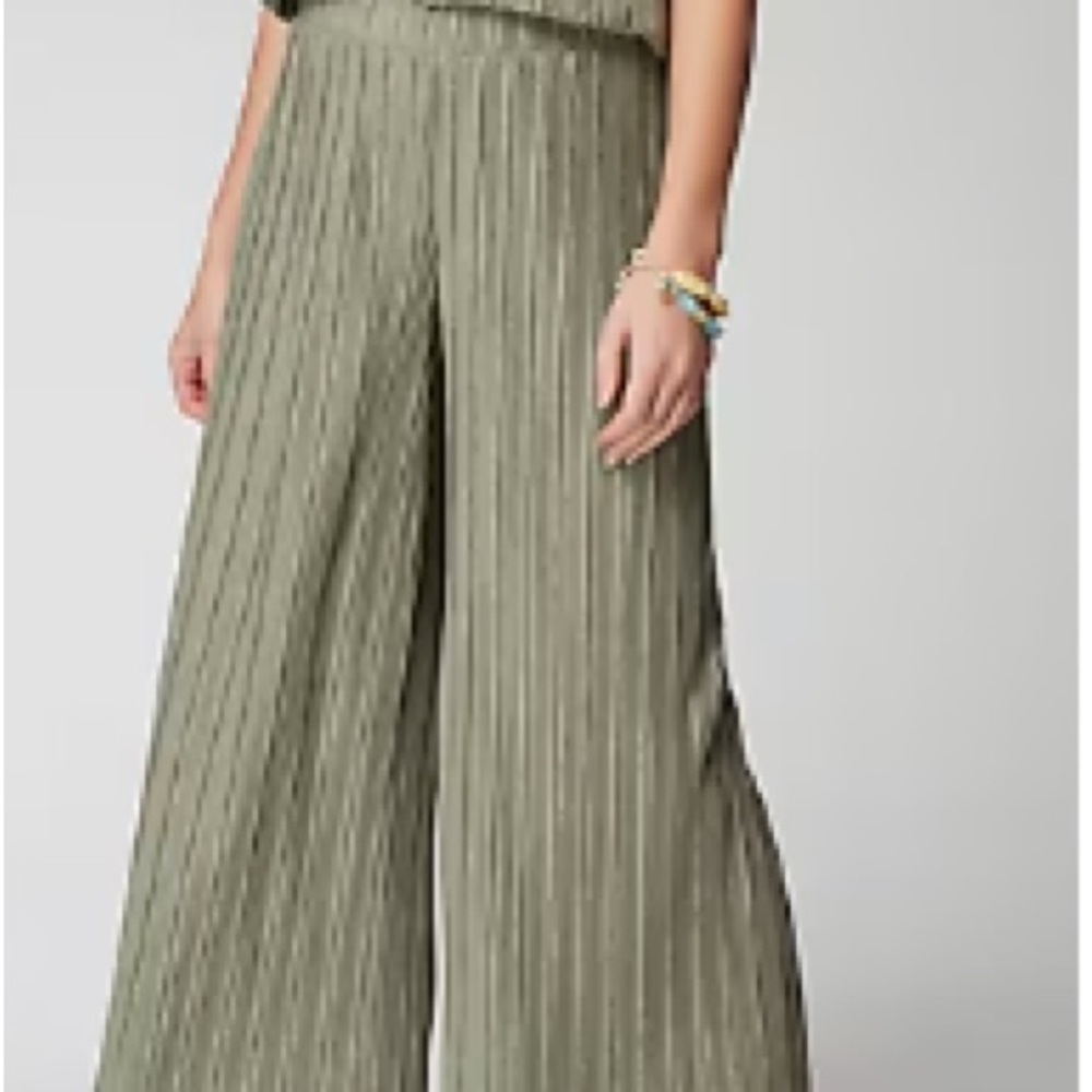 J. Jill Olive Wide-Leg J Jill Matching Top & Crop Pants-worn only once